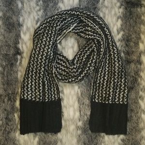 Black & White Scarf